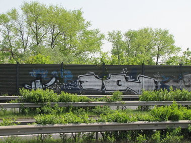 Graffiti Bombing - Photo by Marieundjana - dq