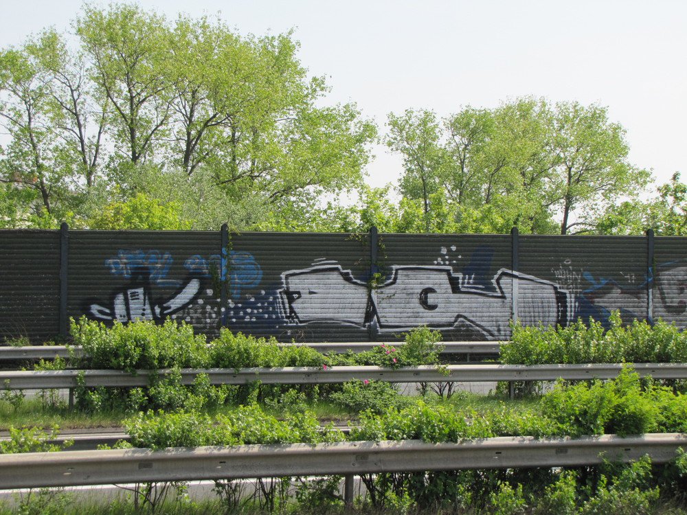 Graffiti Bombing - Photo by Marieundjana - dq