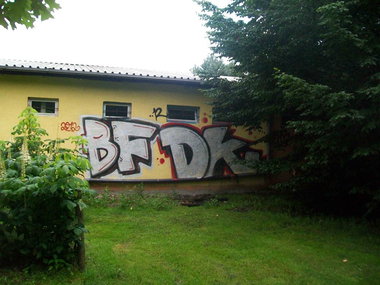 Graffiti Bombing - Photo by Marieundjana - bf, dk