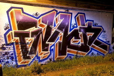 Graffiti Wall - Photo by Marieundjana - fnack