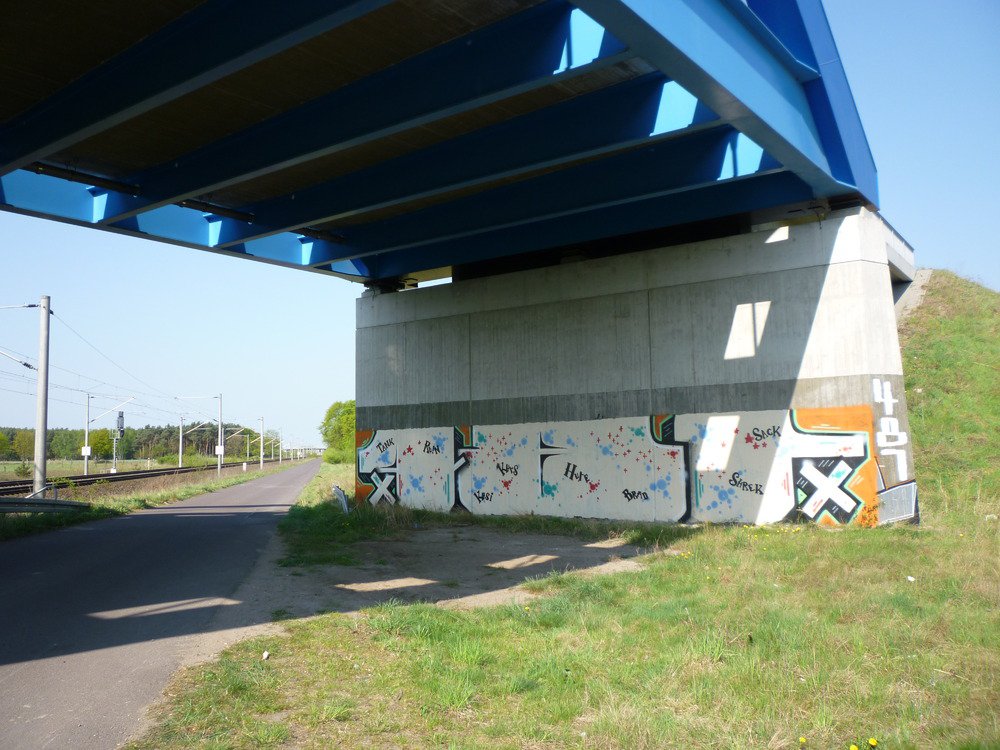 Graffiti Bombing - Photo by Marieundjana - 481