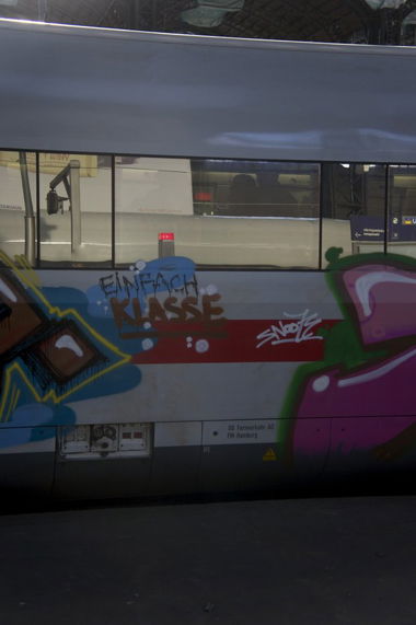 Graffiti Artwork - Photo by Marieundjana