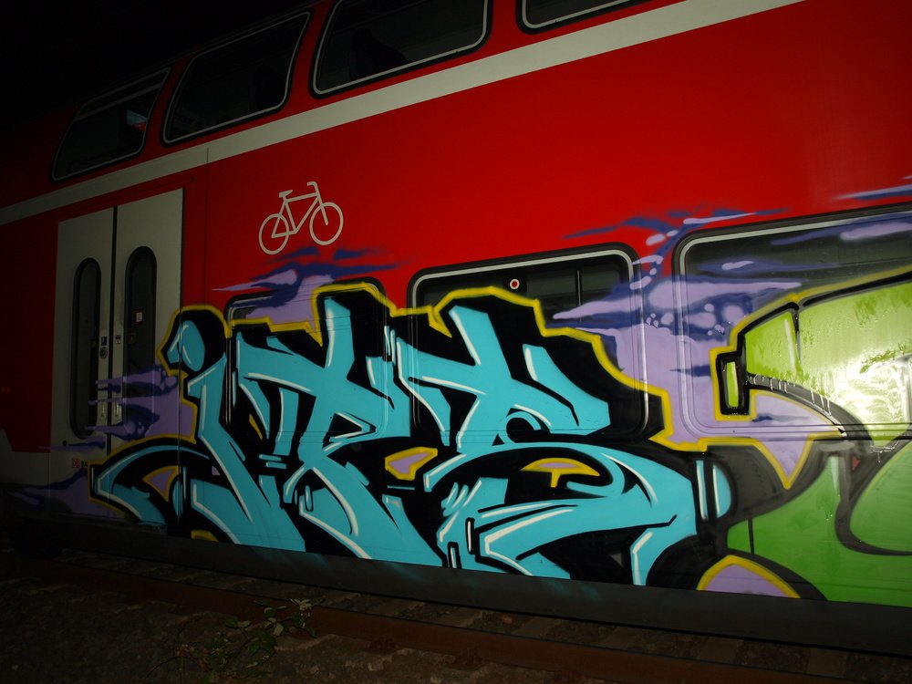 Graffiti Train - Photo by Marieundjana - ips