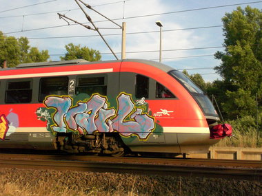 Graffiti Train - Photo by Marieundjana - mail