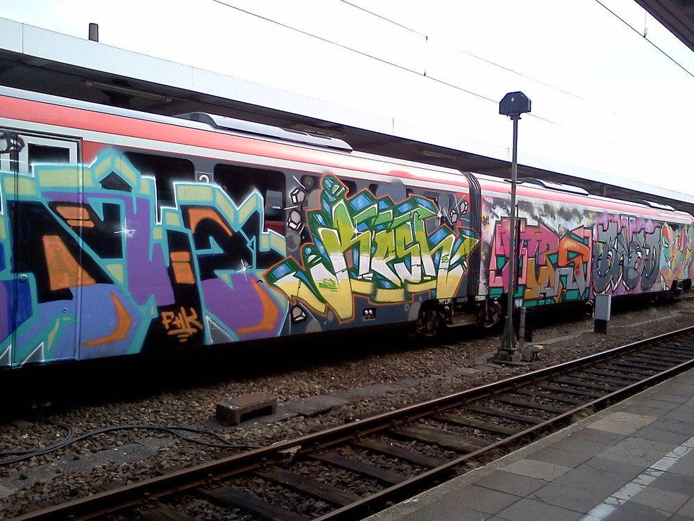 Graffiti Train - Photo by Marieundjana