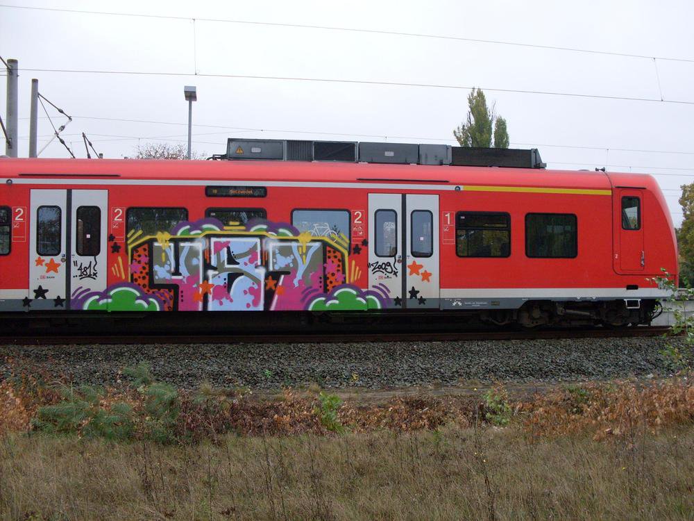 Graffiti Train - Photo by Marieundjana - 481
