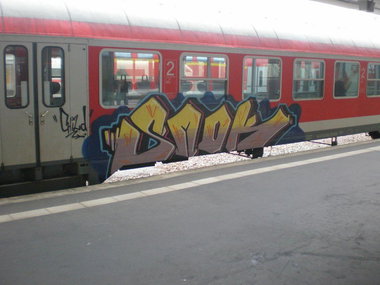 Graffiti Train - Photo by Marieundjana - smok