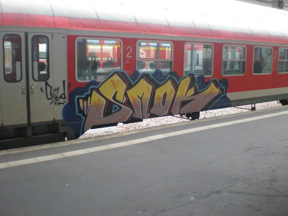 Graffiti Train - Photo by Marieundjana - smok