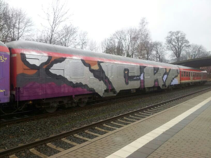 Graffiti Train - Photo by Marieundjana - icki