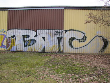 Graffiti Bombing - Photo by Marieundjana - btc