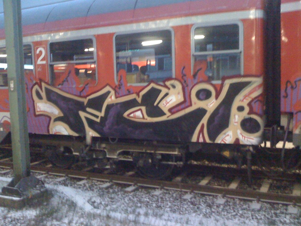 Graffiti Train - Photo by Marieundjana