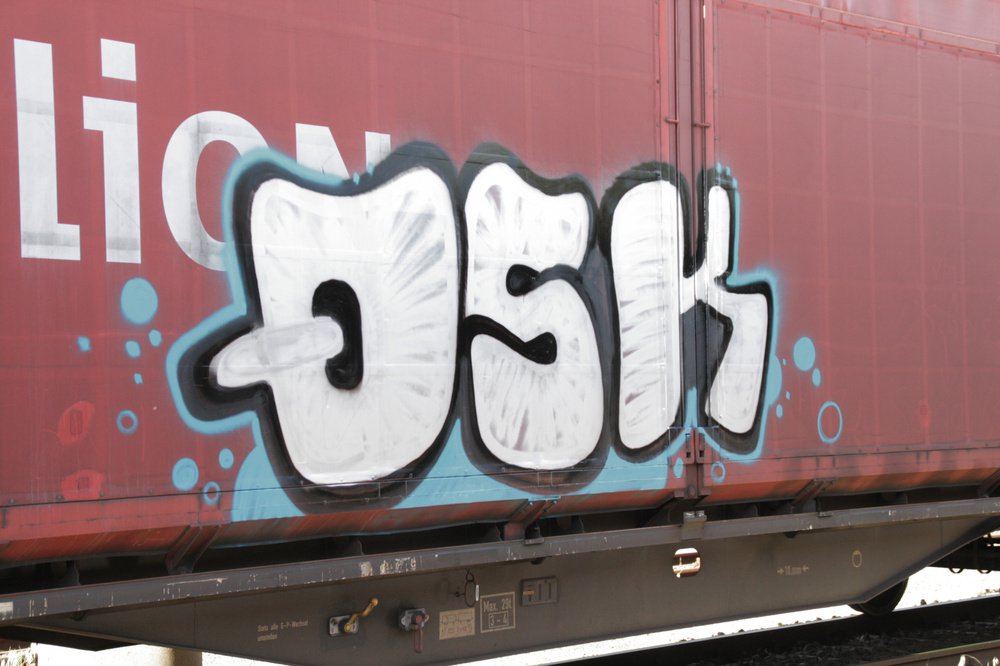 Graffiti Train - Photo by Marieundjana - qsk