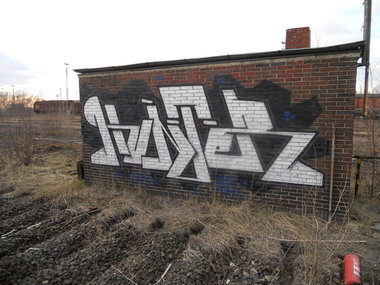 Graffiti Bombing - Photo by Marieundjana - hunter