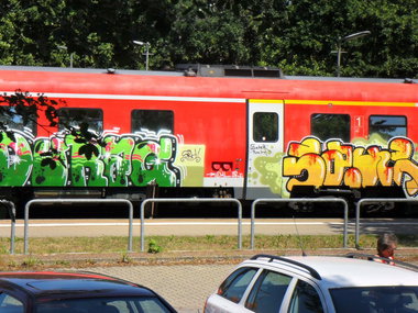 Graffiti Train - Photo by Marieundjana - duraq, sour