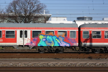 Graffiti Train - Photo by Marieundjana - fbn