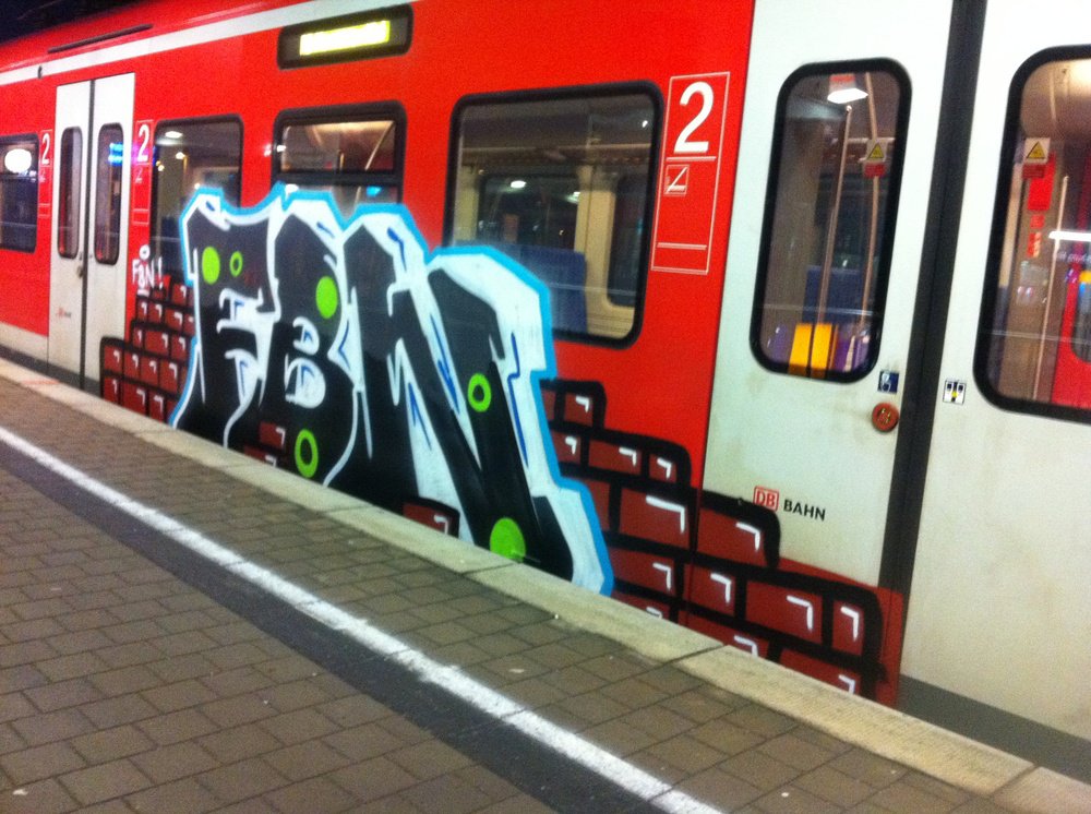 Graffiti Train - Photo by Marieundjana - fbn