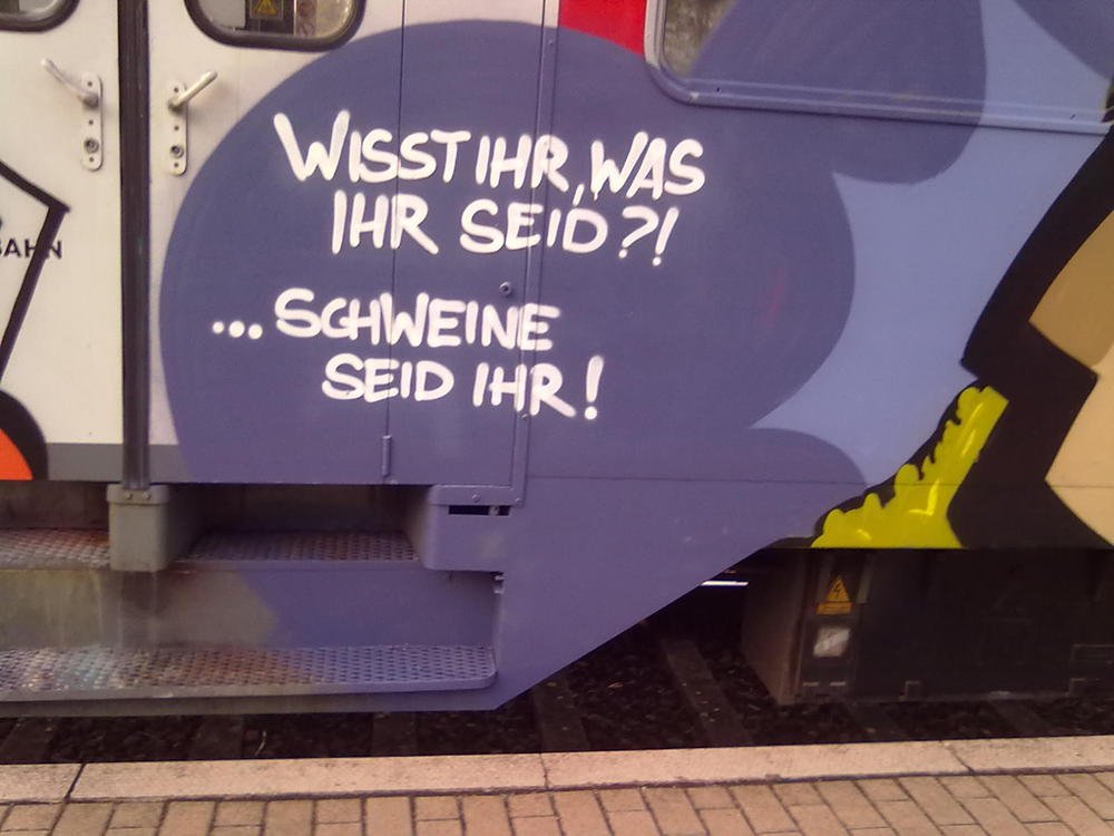 Graffiti Train - Photo by Marieundjana - alias