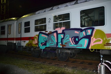 Graffiti Train - Photo by Marieundjana - org
