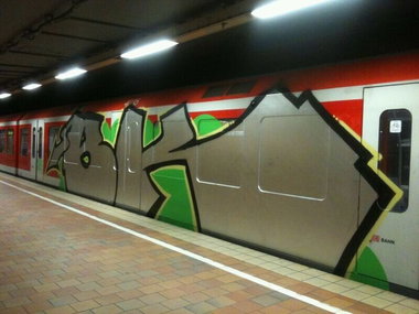 Graffiti Train - Photo by Marieundjana - bk