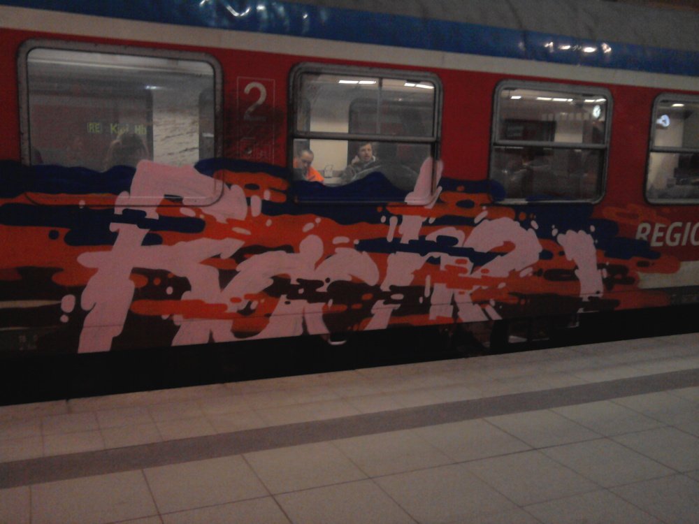 Graffiti Train - Photo by Marieundjana - rache