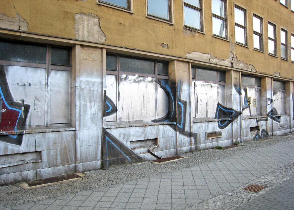 Graffiti Bombing - Photo by Marieundjana - rcs