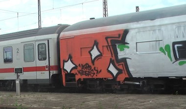 Graffiti Train - Photo by Marieundjana - org, aspo, wegas