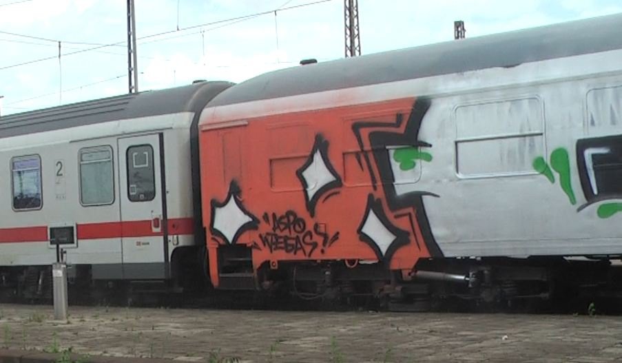Graffiti Train - Photo by Marieundjana - org, aspo, wegas