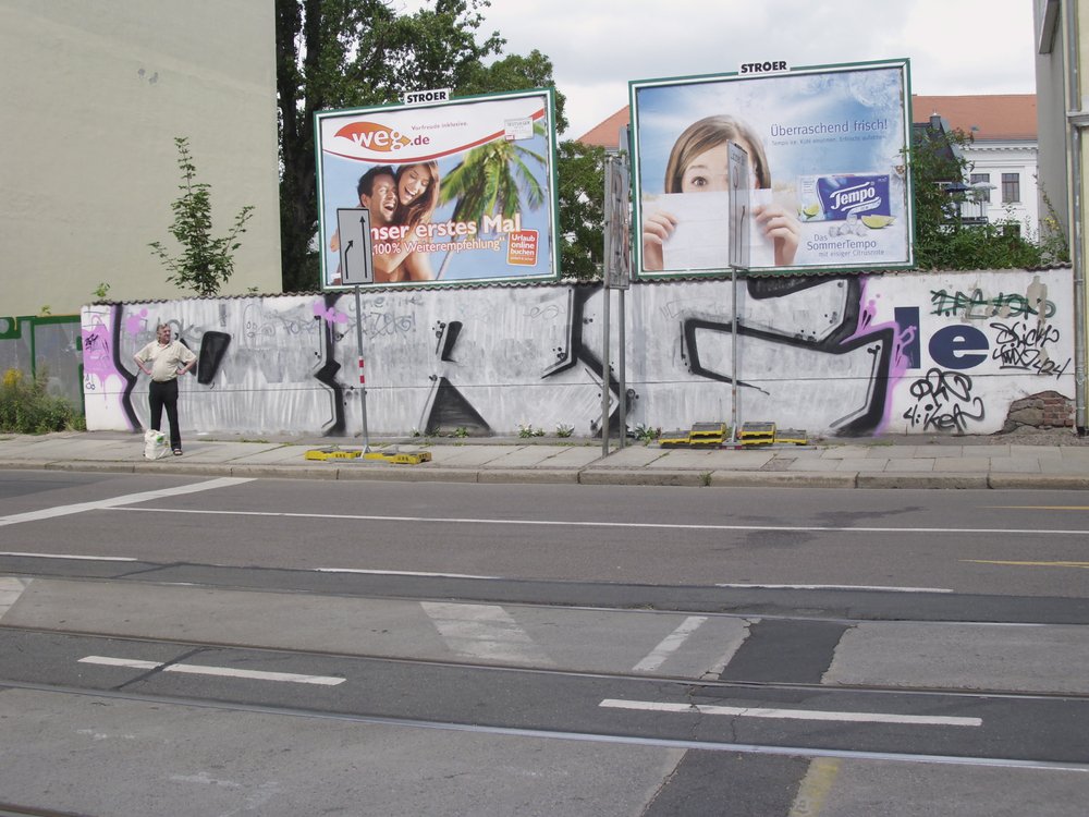 Graffiti Bombing - Photo by Marieundjana - org