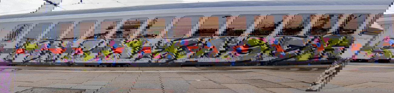 Graffiti Train - Photo by Marieundjana - simba, faser