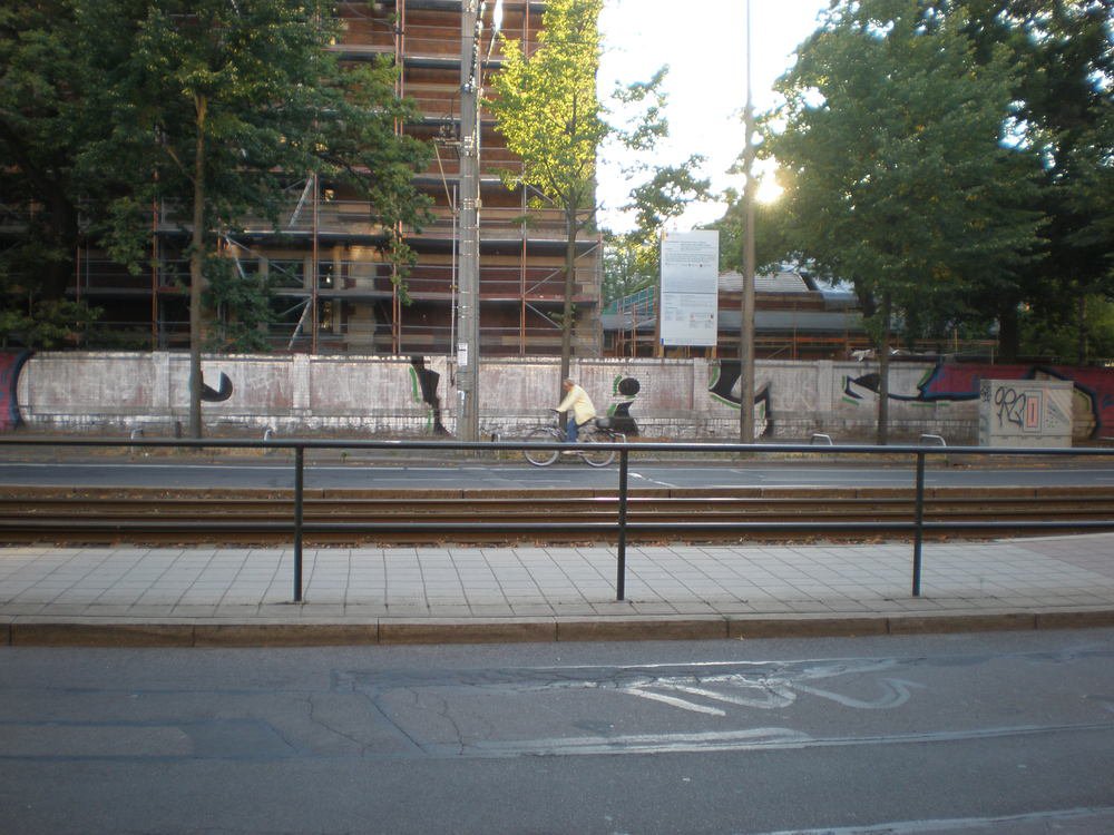 Graffiti Bombing - Photo by Marieundjana - org