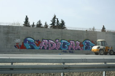 Graffiti Bombing - Photo by Marieundjana - rcs
