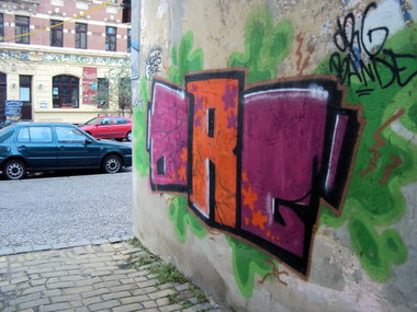 Graffiti Bombing - Photo by Marieundjana - org