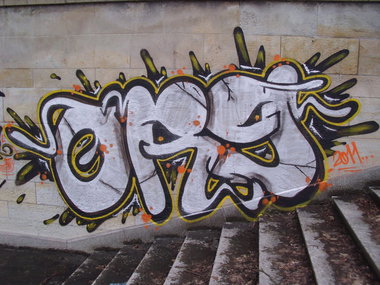 Graffiti Bombing - Photo by Marieundjana - org