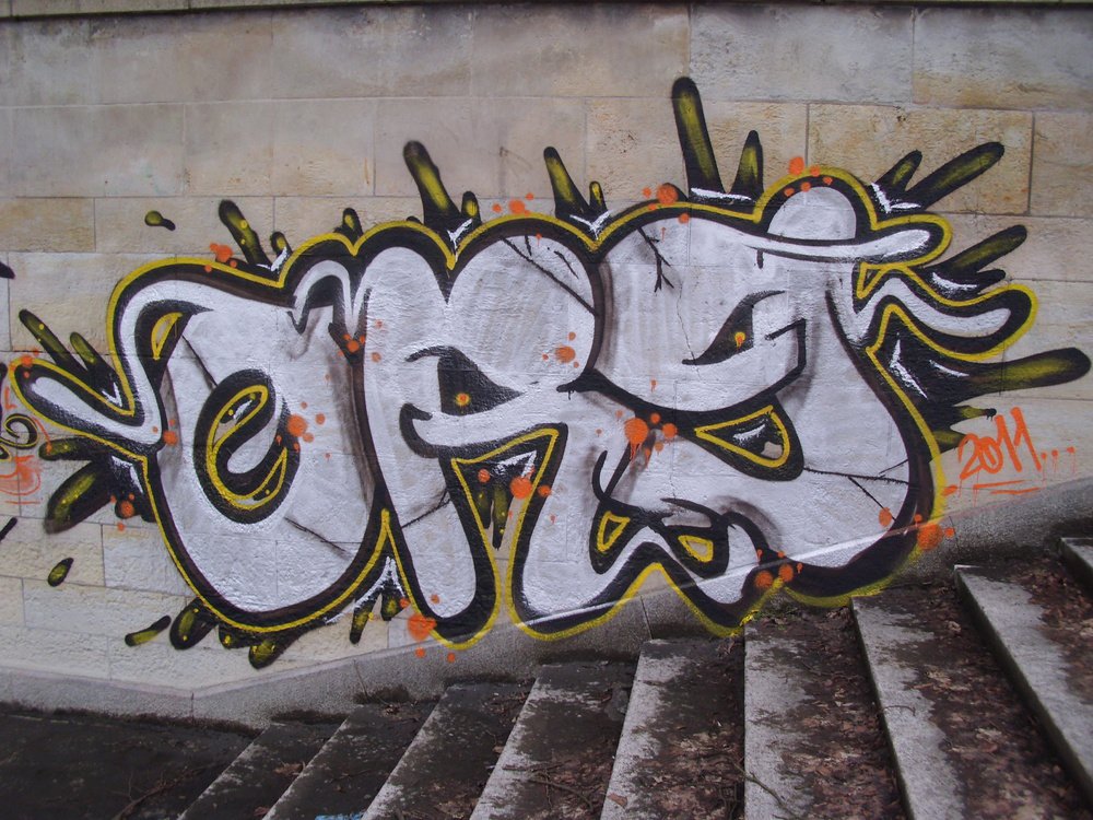 Graffiti Bombing - Photo by Marieundjana - org