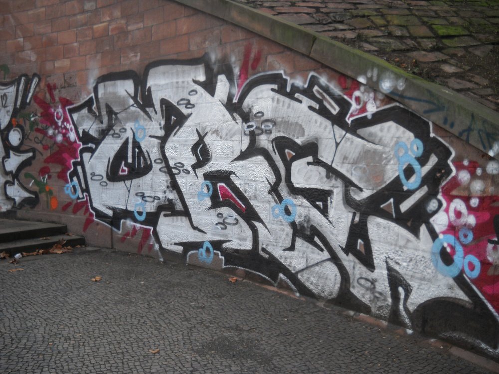 Graffiti Bombing - Photo by Marieundjana - org