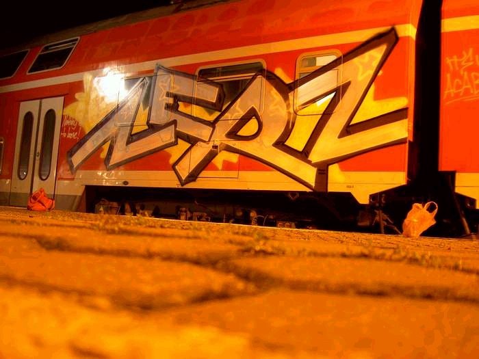Graffiti Train - Photo by Marieundjana - nerz