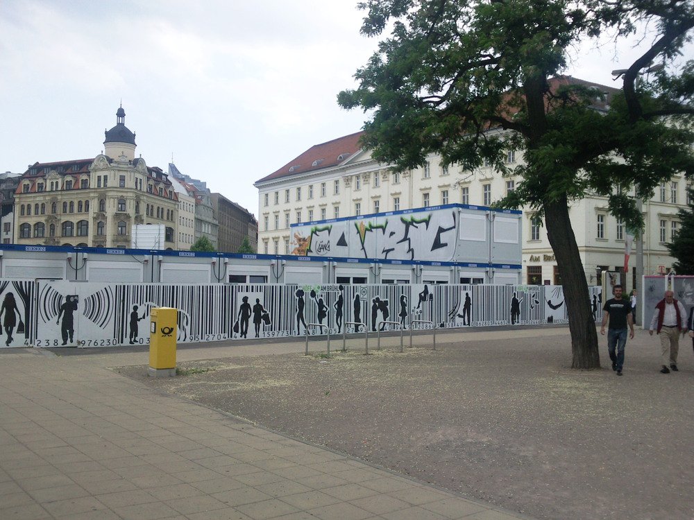 Graffiti Bombing - Photo by Marieundjana - org