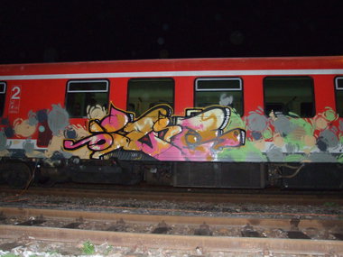 Graffiti Train - Photo by Marieundjana - sliq, org