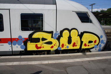 Graffiti Train - Photo by Marieundjana - süd