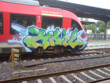 Graffiti Train - Photo by Marieundjana - mail