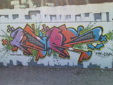 Graffiti Wall - Photo by Marieundjana - kurs