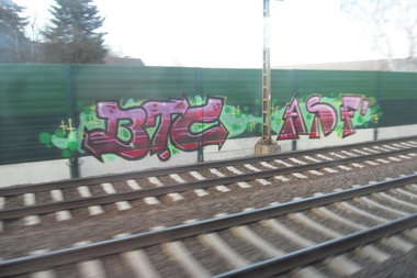 Graffiti Bombing - Photo by Marieundjana - btc, asf