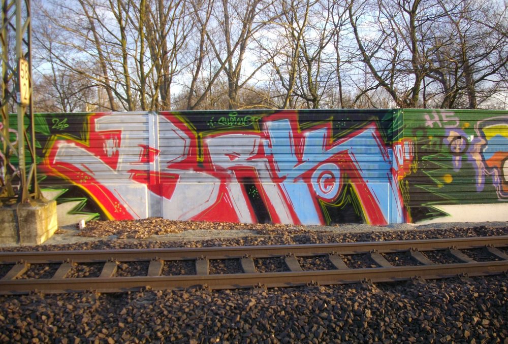 Graffiti Bombing - Photo by Marieundjana - brk