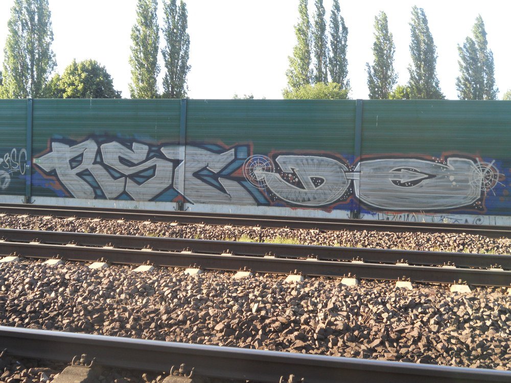 Graffiti Bombing - Photo by Marieundjana - rsc, dq