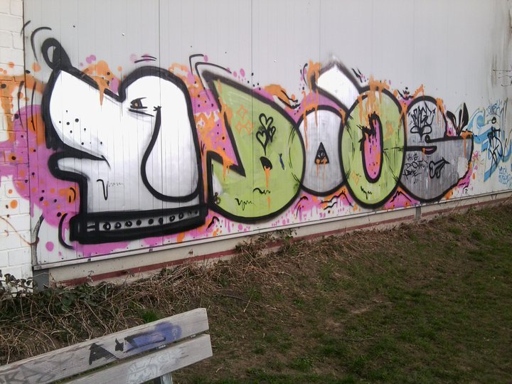 Graffiti Bombing - Photo by Marieundjana - doqs