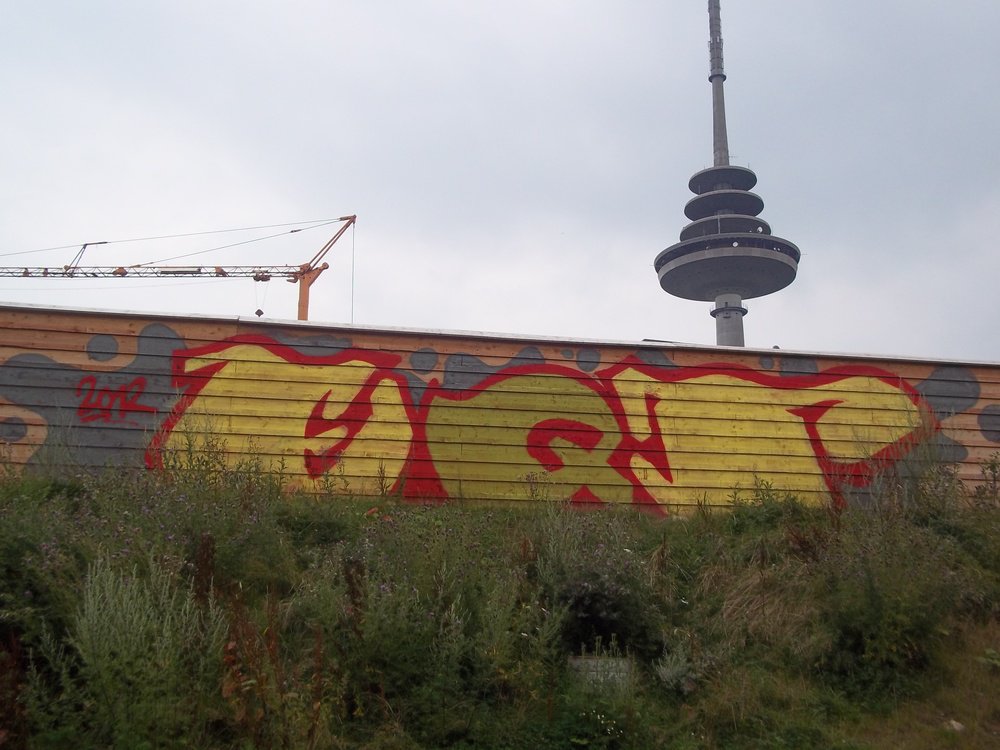 Graffiti Bombing - Photo by Marieundjana - eqt