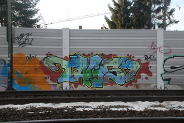 Graffiti Bombing - Photo by Marieundjana - tagsi