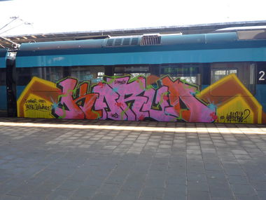 Graffiti Wall - Photo by Marieundjana - karud, durak