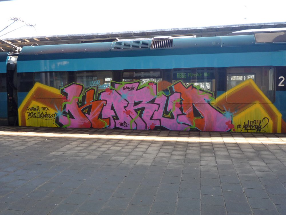 Graffiti Wall - Photo by Marieundjana - karud, durak