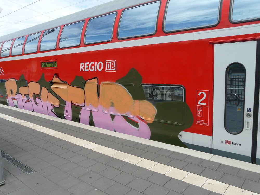 Graffiti Train - Photo by Marieundjana - regie, taps